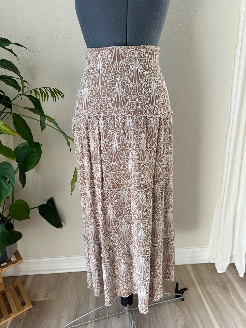 Neutral Lace-Tier Midi Skirt — Elegant Beige